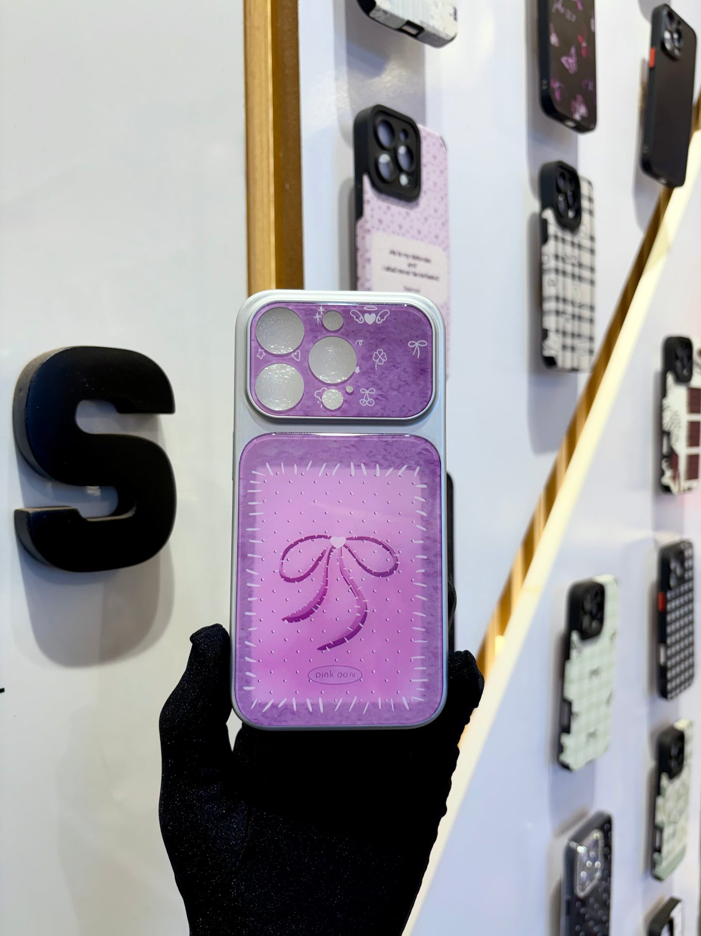 Pink bow case ( 15 pro )